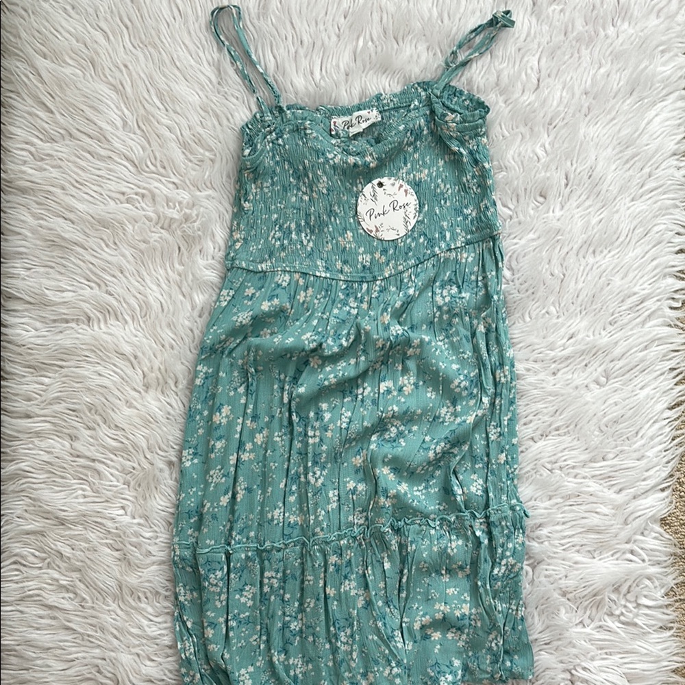 NWT Green and White Floral Sundress with adjustable straps
